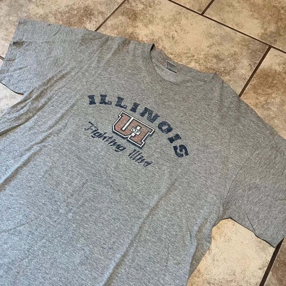 Vintage Y2K Delta Illinois Fighting Illini Graphic T Shirt Heather Gray Mens XL